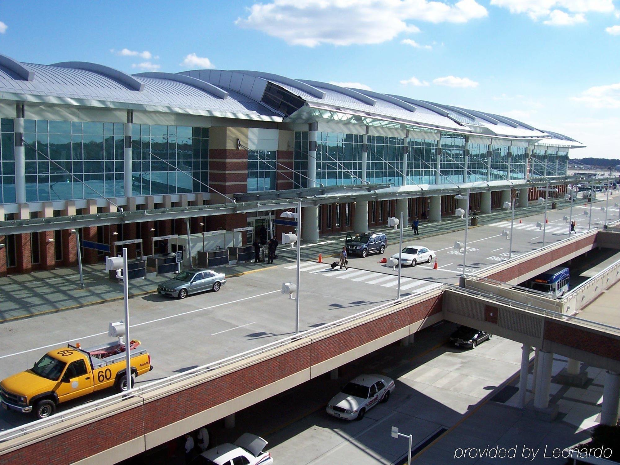 Doubletree Richmond Airport Hotel Sandston Eksteriør billede